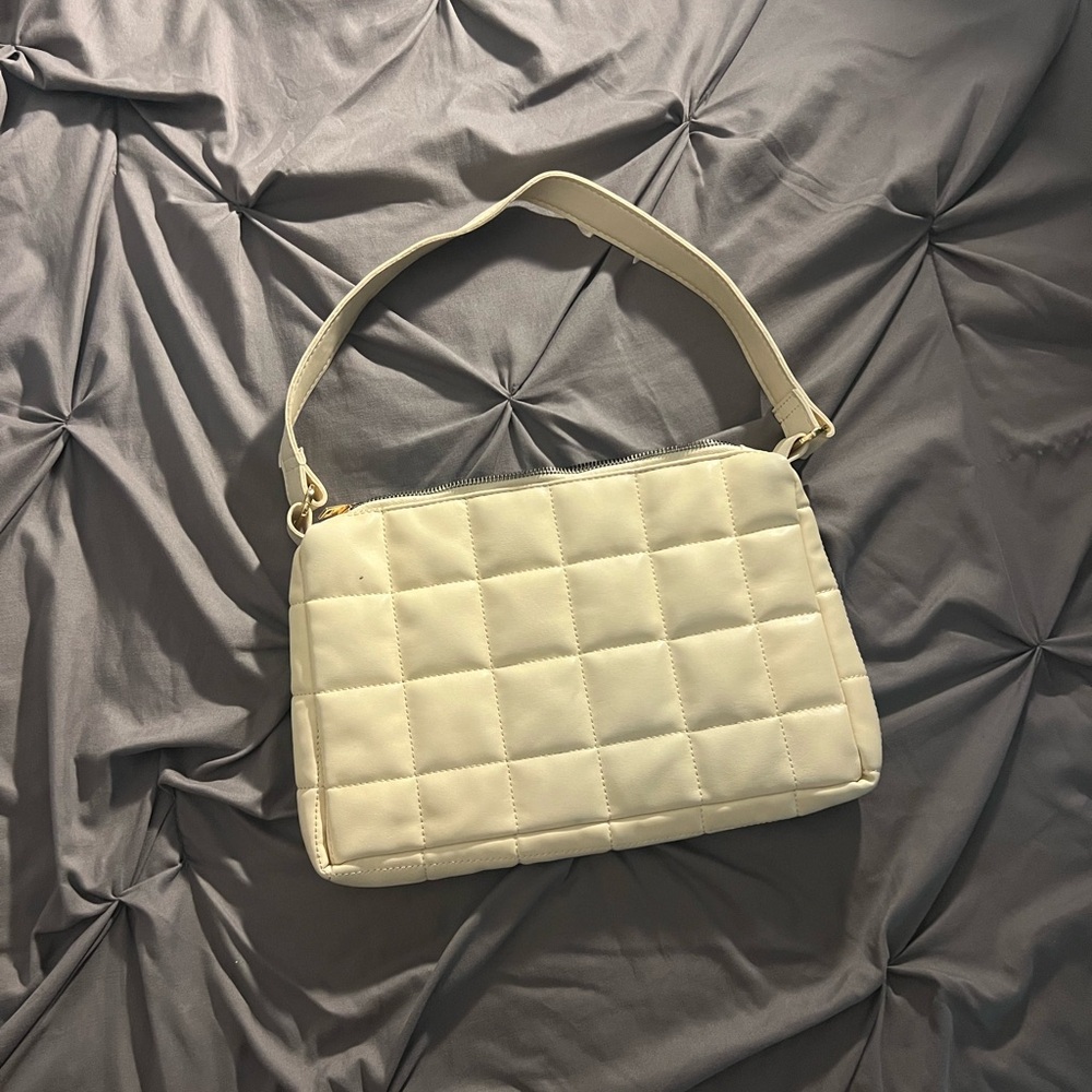 Elegant Cream Quilted Shoulder Bag